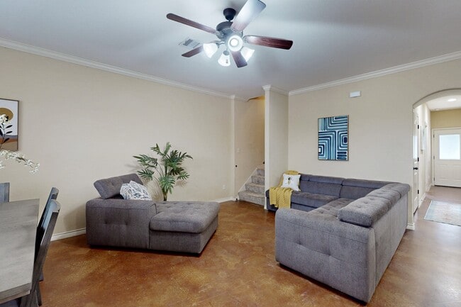 Photo - 303 Capps Dr