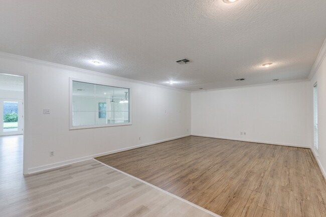 Photo - 6903 Alderney Dr