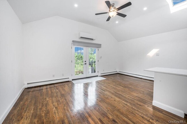 Building Photo - 268 Emerson Ave Unit 2 Rental