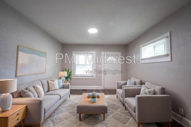 411 W 40th St