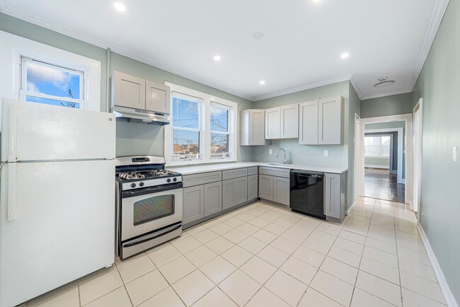 400 W Elm St Unit 1
