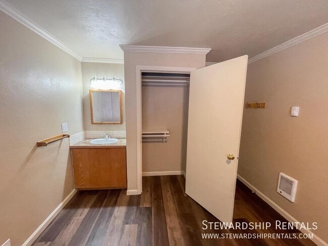 Photo - 1827 Harris St Unidad 114