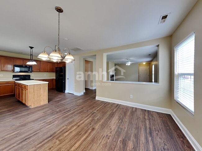 Photo - 3770 Marshlane Way