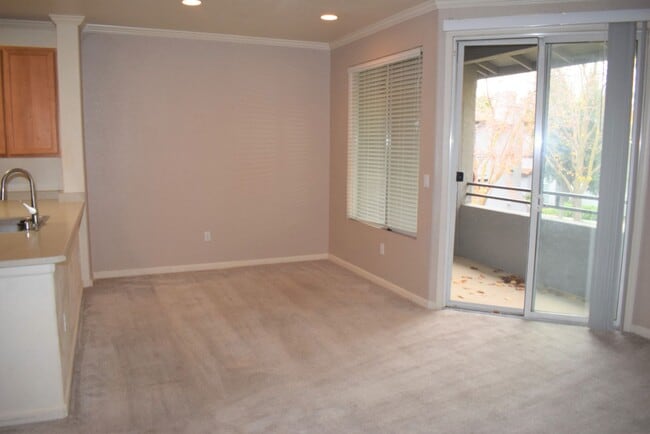 Photo - 5201 Laguna Oaks Dr