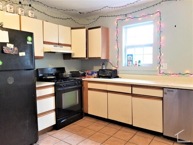 Photo - 46 Ashford St Unit 2