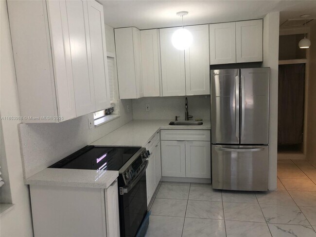 Building Photo - 1723 Johnson St Unit 1 Rental