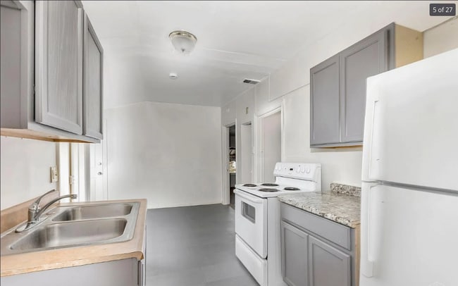 Photo - Spacious 3-Bed Apartment - Off-Street Parking, and Optional Garage Unit 5