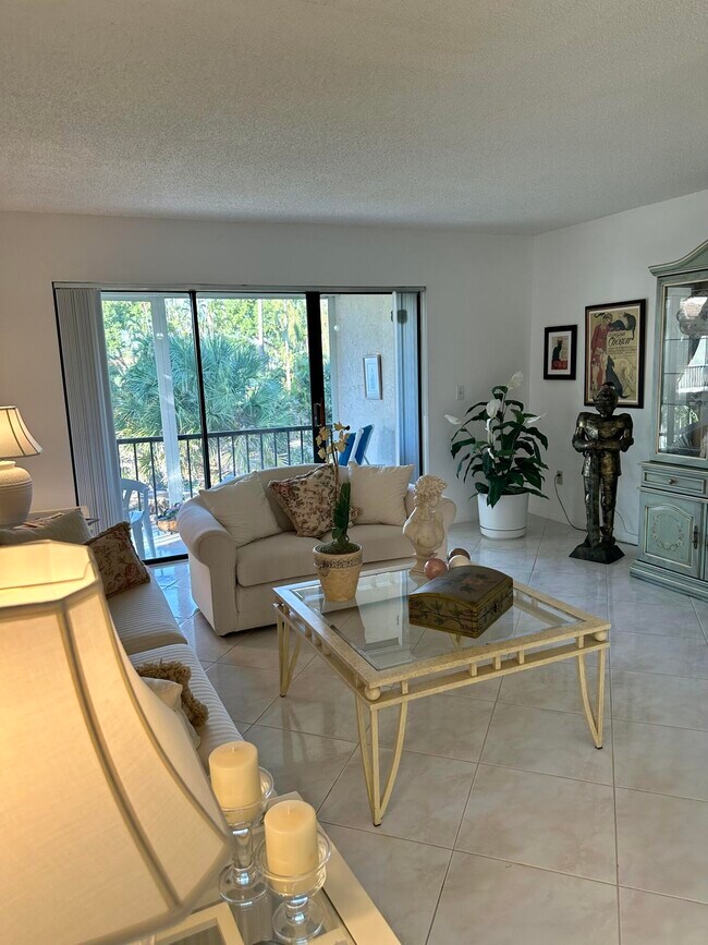 8427 Cypress Ln Condo Unit 10b Condo for Rent in Boca Raton, FL