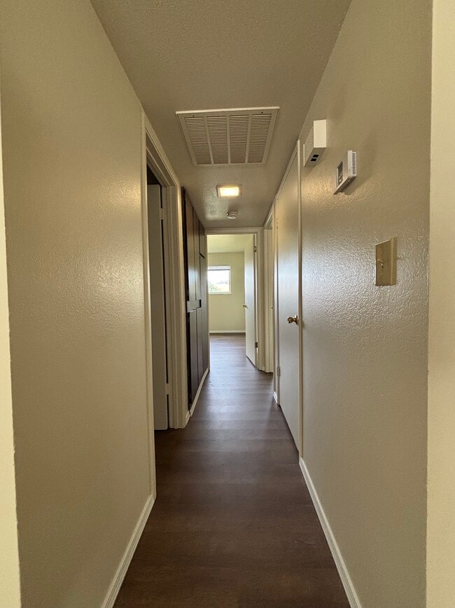 Unit 15 - Manzanita Manor Apartments