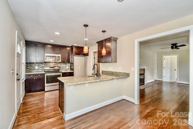 Photo - 2117 Scott Ave