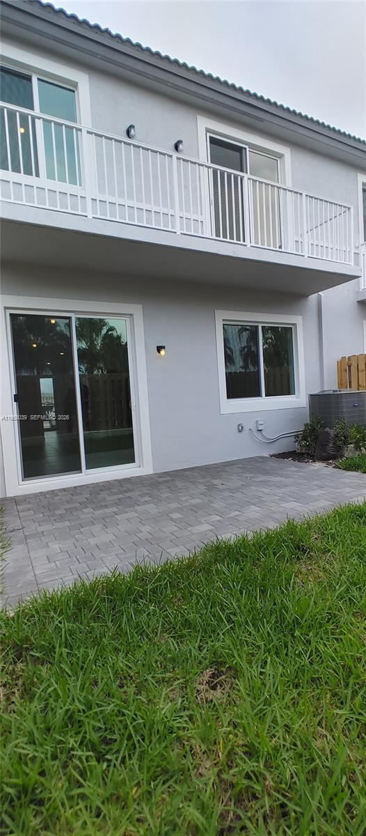 Photo - 689 SE 13th St Cir