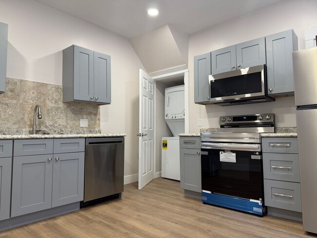 Building Photo - 4300 Apple Ave Unit 4300 Apple  , Down Rear