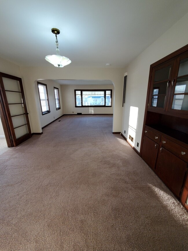 Building Photo - 825 S Walnut St Unit 1stFloor