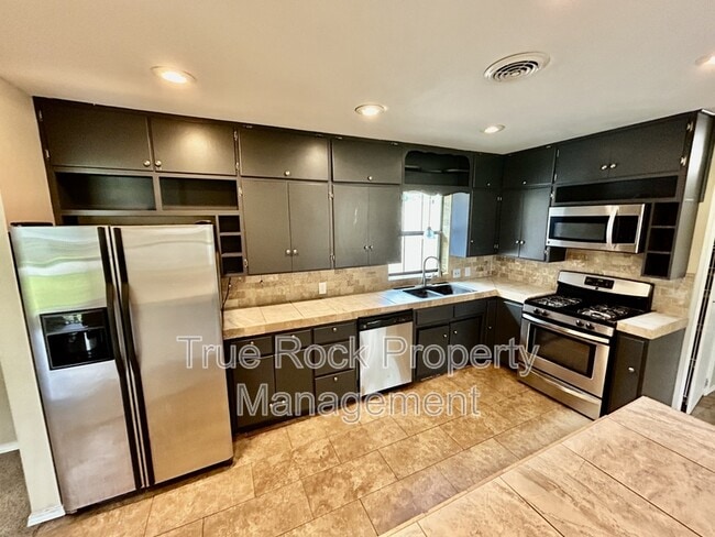 Photo - 1827 S Broadway Blvd