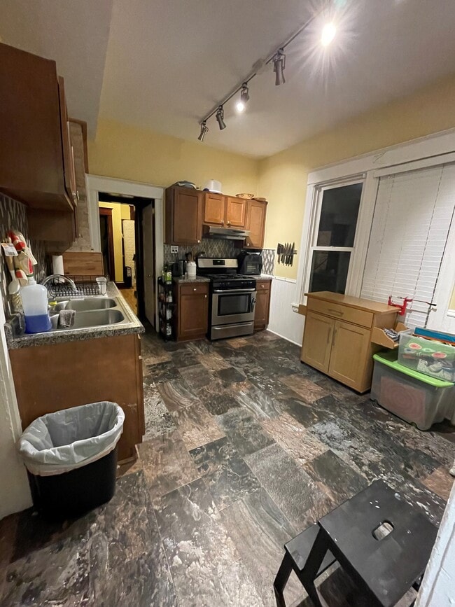 Photo - 1078 16th Ave SE