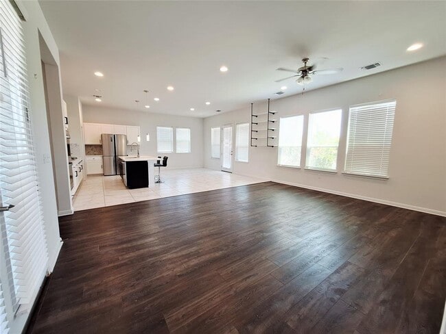 Photo - 7800 Hillock Terrace