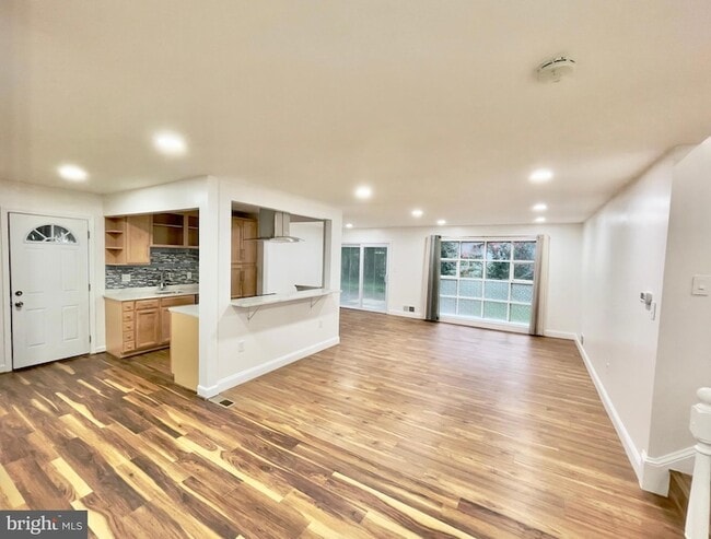 Photo - 1402 Mullins St