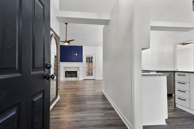 Photo - 110 St Ives Way
