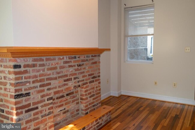 Photo - 233 S Ann St Townhome