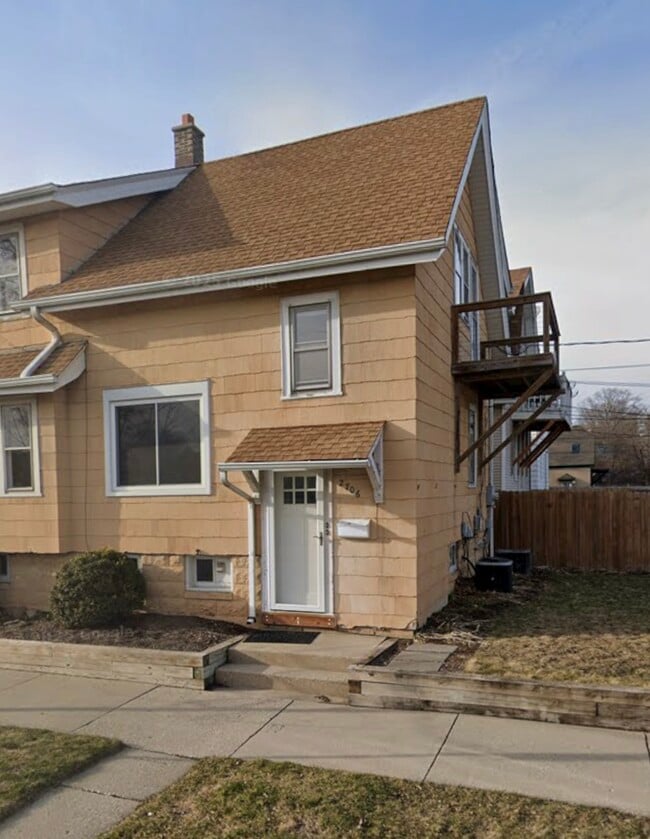 Balcón fuera de la cocina. - 2706 E Morgan Ave Unidad Morgan Avenue