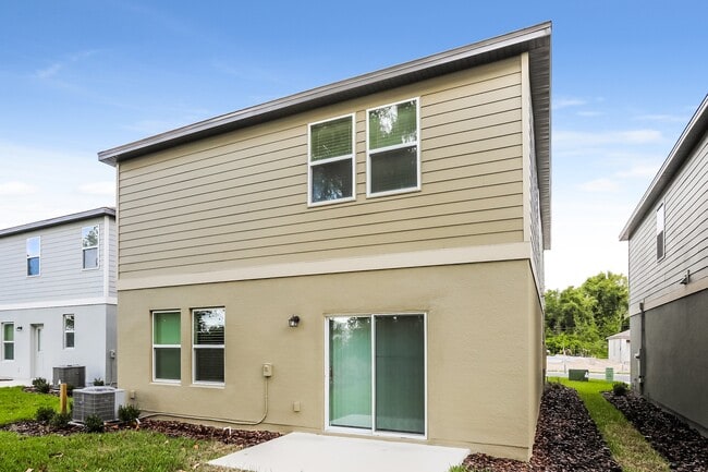 Photo - Lincoln Oaks