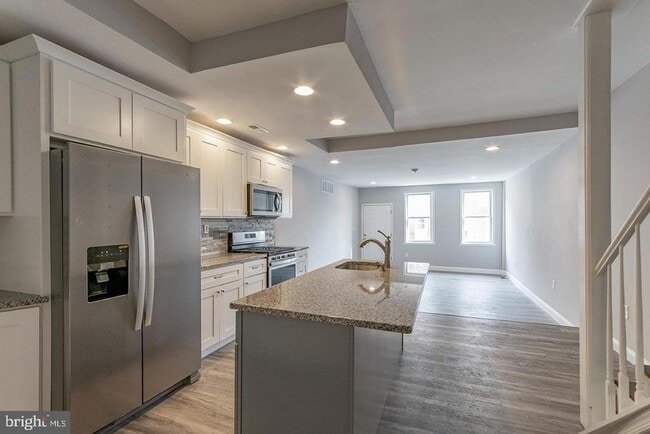 Building Photo - 228 Hermitage St