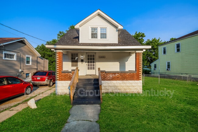Photo - 4328 Lonsdale Ave House