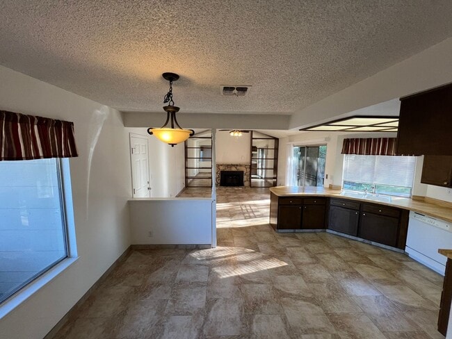 8224 Canyon Oak Dr