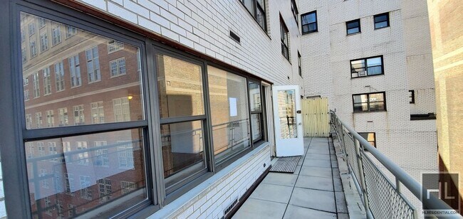 Photo - E 16 ST Unidad 17F