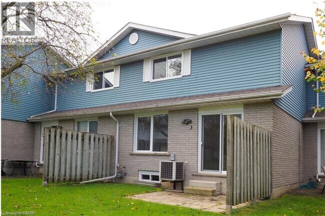 Photo - 455 Kingscourt Dr