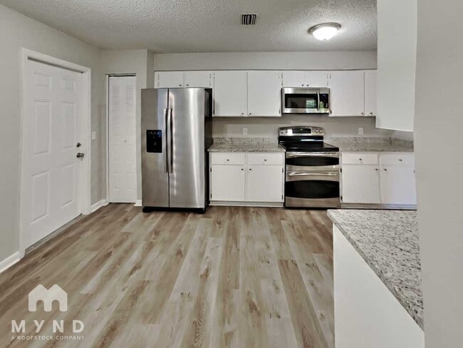 Photo - 2125 Karen Dr