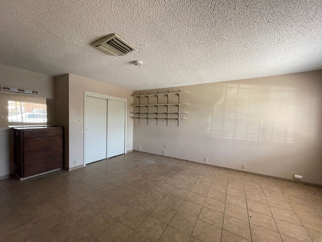 Photo - Large Studio Unit E