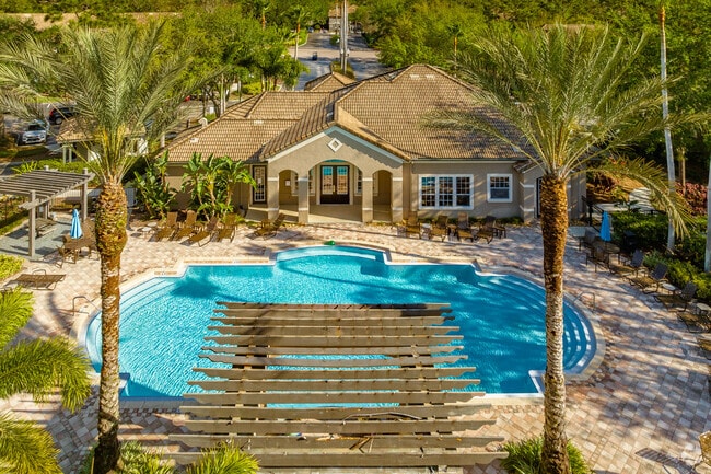 2400 Clubside Ct Palm Harbor, FL - MAA Palm Harbor