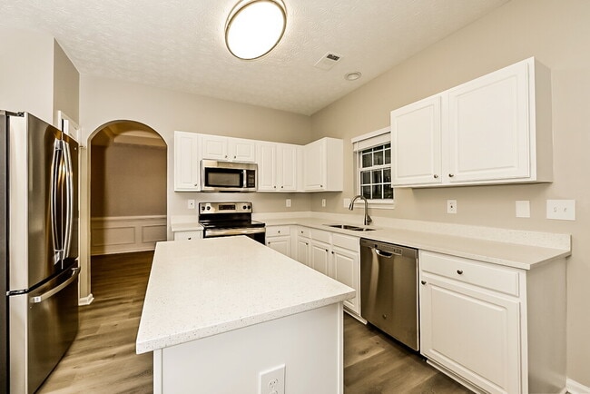 Photo - 417 Concord Cir