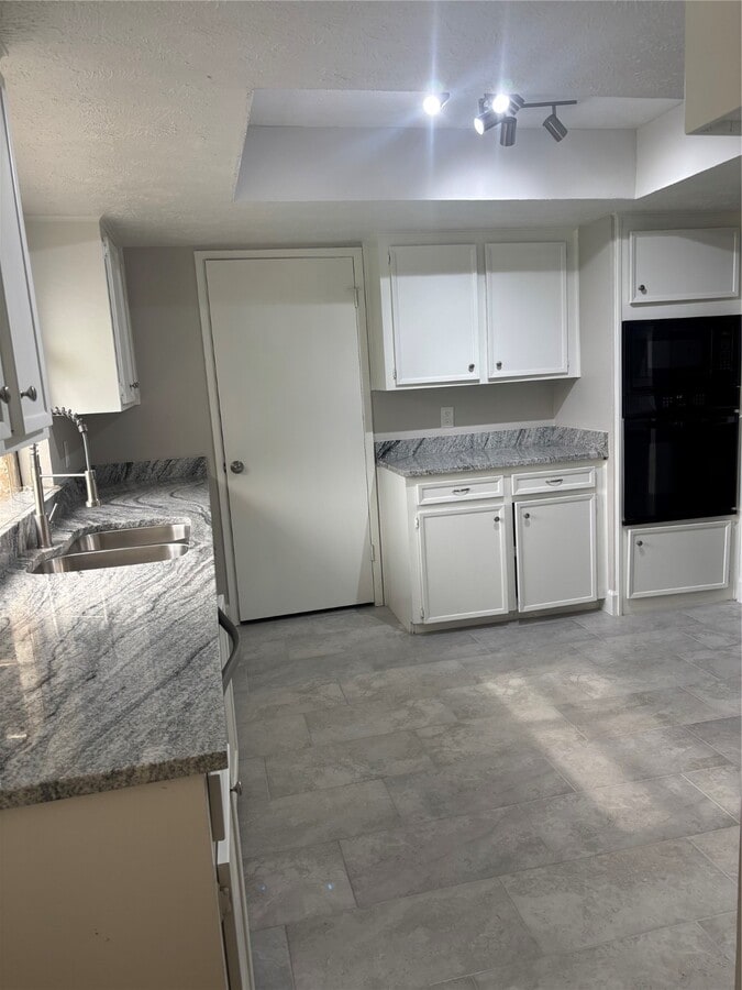 Photo - 2942 Jenny Dr