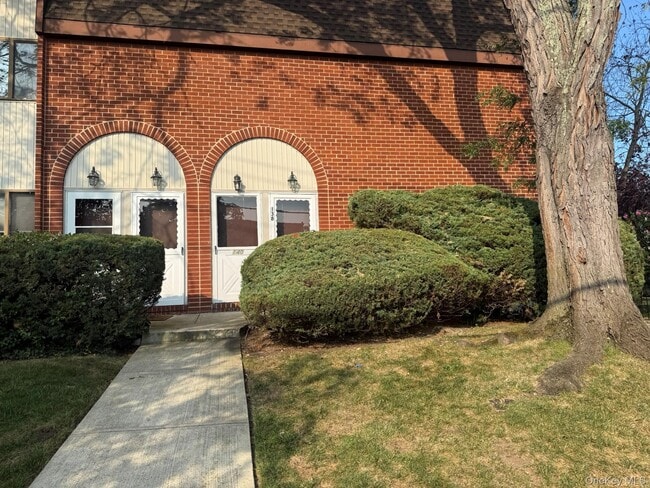 Photo - 140 McGlynn Pl