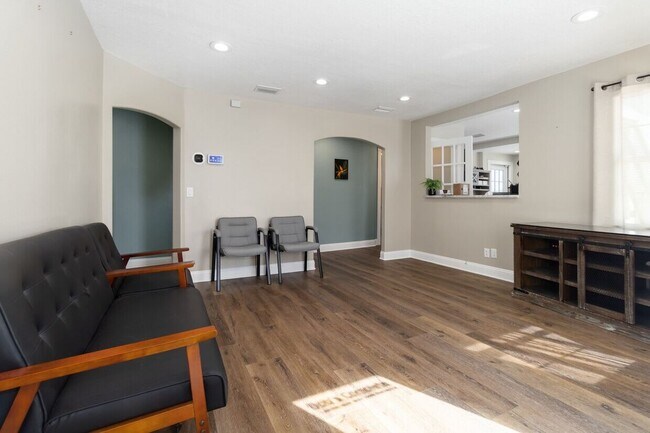 1280 Highway 1, A