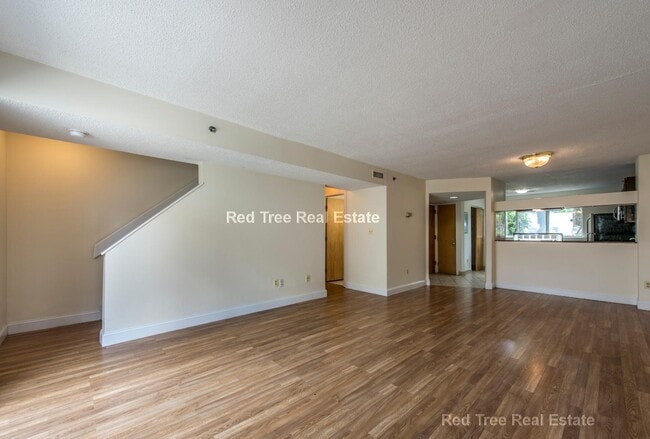 Building Photo - 140 N Beacon St Unit A4