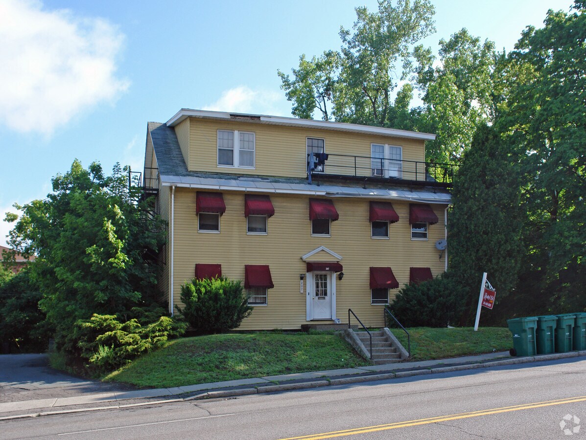 Photo - 207 Hoosick St