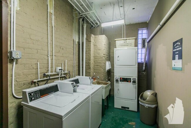 Photo - 2827 N Burling St Unit 05