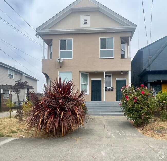 Building Photo - 716 37th St Rental