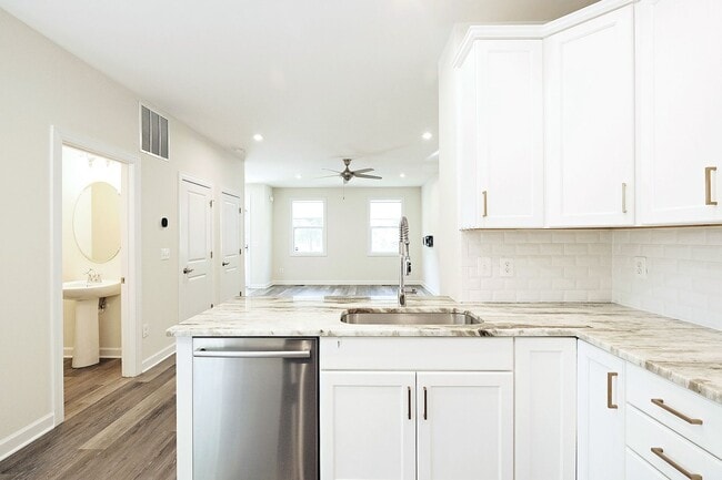 Photo - Pet-Friendly Fry's Spring Townhome Near 5th St Station