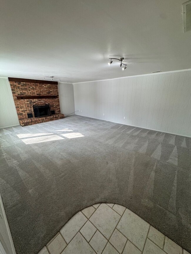 Photo - 1550 Tartan Ln