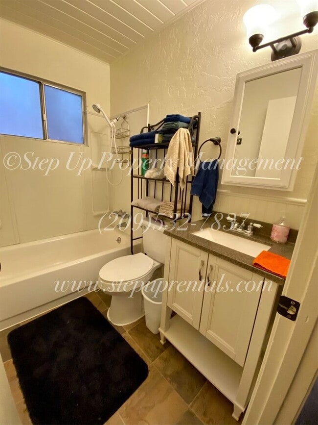 Photo - 22101 Crystal Falls Dr Unidad A