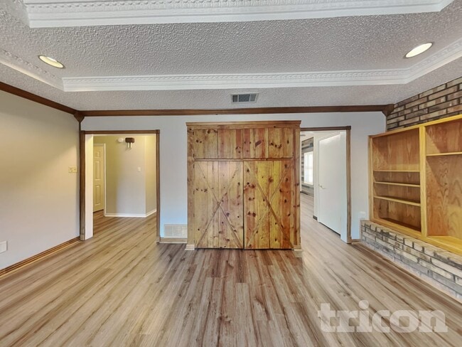 Photo - 509 Live Oak Dr