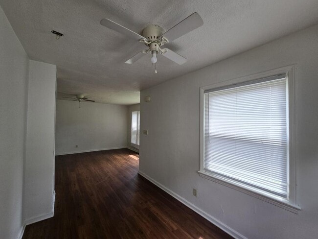 Photo - 2553 Greenvale Rd