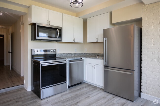 1BR,1BA - Kitchen - Church Street Townhomes