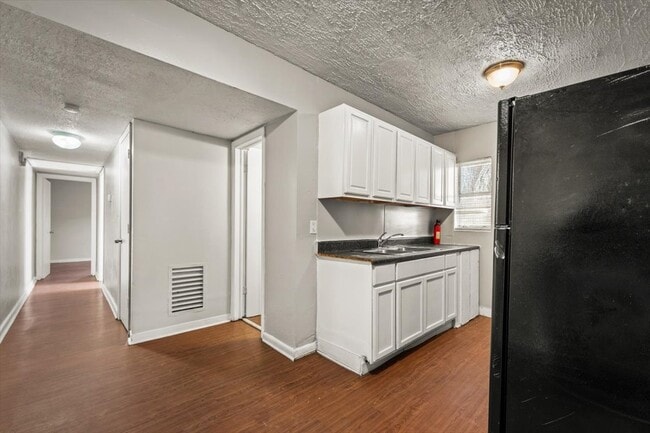 Photo - 1829 Lambert St