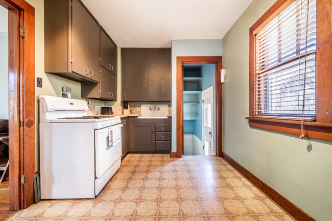 Photo - 1214 N Wahsatch Ave