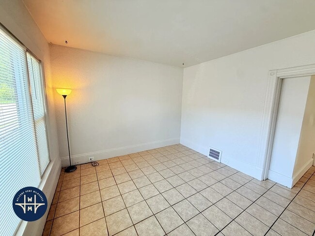 Photo - 1140 N 50th Pl